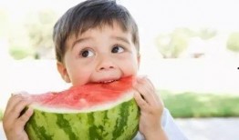 在班级吃瓜,揭秘校园里的那些事儿