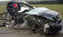 车祸惊险吃瓜瞬间,车祸惊险吃瓜记