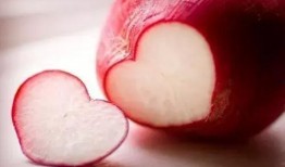 吃茄瓜口水会是红色吗吗,揭秘吃茄瓜口水变红之谜