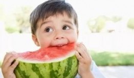 吃瓜以后嘴肿了,警惕夏日饮食陷阱